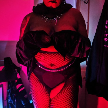 Neon Venom onlyfans nude pics