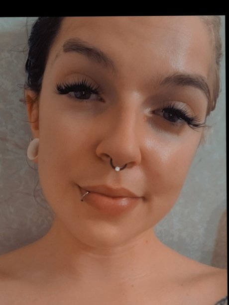 _Netta De Vil_ onlyfans images