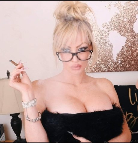 Angie AR15 leak onlyfans