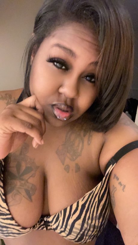 NikkiCash25 onlyfans leaks nude