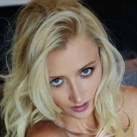 Nika N onlyfans nudes