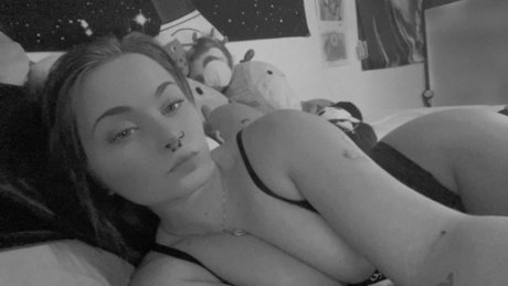 Lilith RoxieXXX onlyfans porn leaked