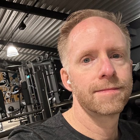 BinkyJohn topless onlyfans