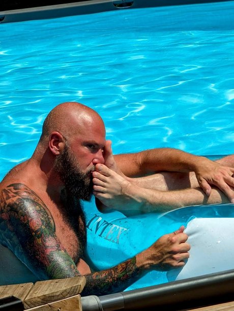 Cubbys Feet free onlyfans