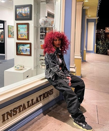 mirror selfie onlyfans exclusive render