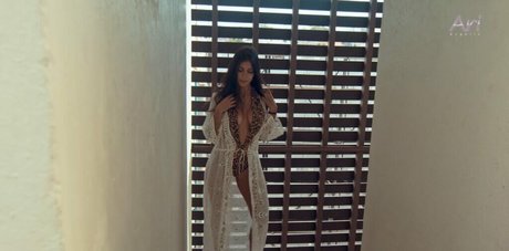 tall busty onlyfans hot photos