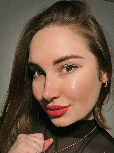 alenavipfox nudes only fans