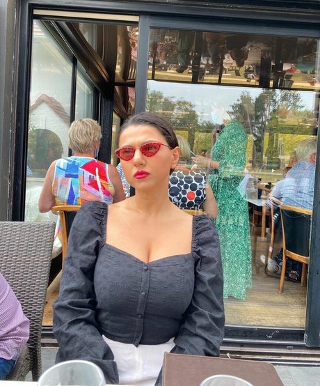 Khatia Buniatishvili onlyfans strip tease