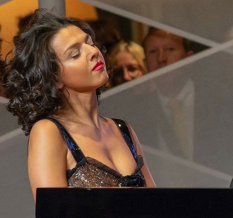 Khatia Buniatishvili onlyfans boobs