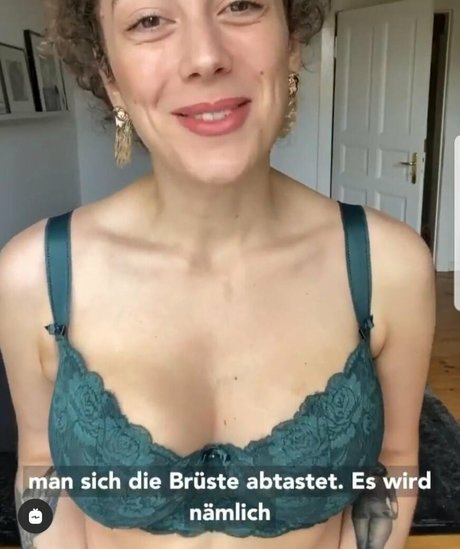 Leila Lowfire nude leaks onlyfans