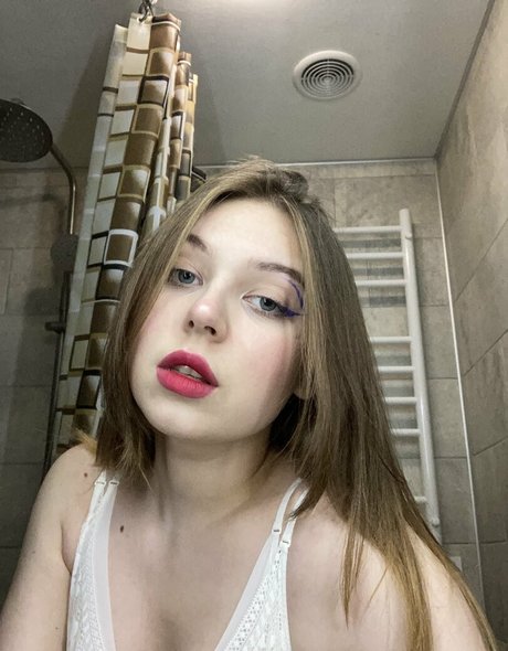 moon less onlyfans leaked tits