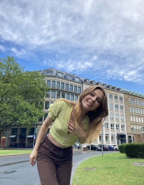 moon less onlyfans nude leak