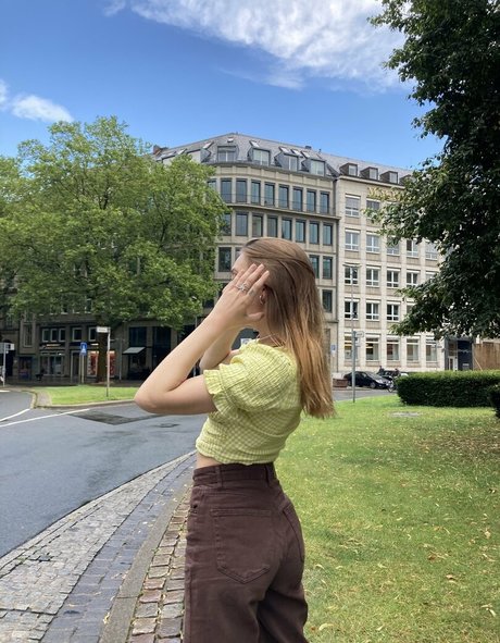 moon less only fans xxx