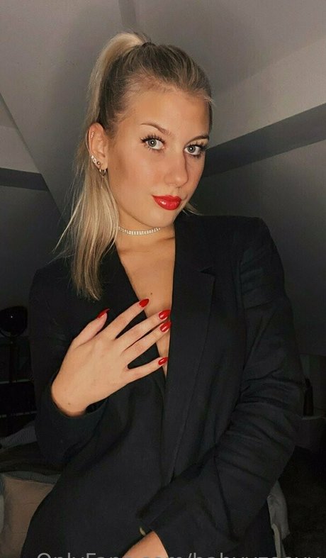 babyyzoeyy onlyfans model photo