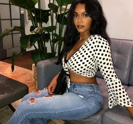 Sophia Cardinez onlyfans nude tits