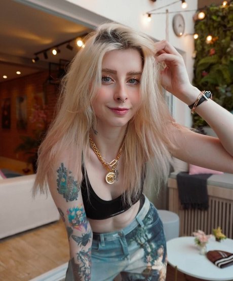 Gabi Cattuzzo nude porn onlyfans