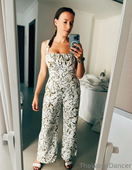 thewavedancer onlyfans x