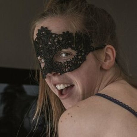 MysteriousHotWife422 new onlyfans leaks