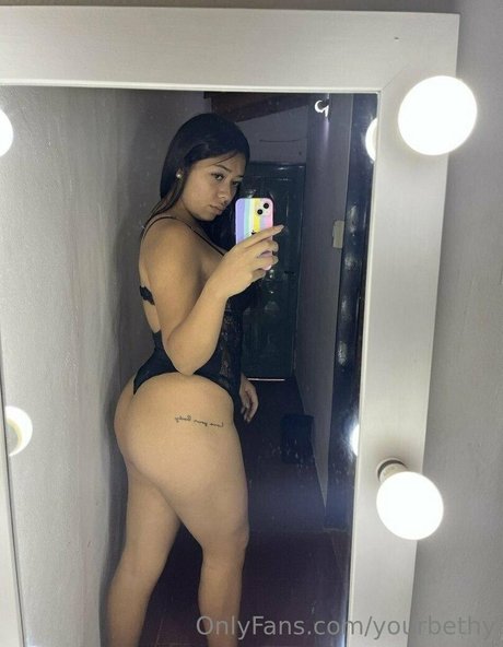 yourbethy naked onlyfans pics