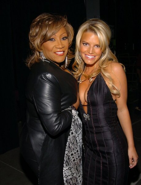 vagina onlyfans erotic illustration