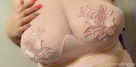 littleredivyfree leaked onlyfans pictures