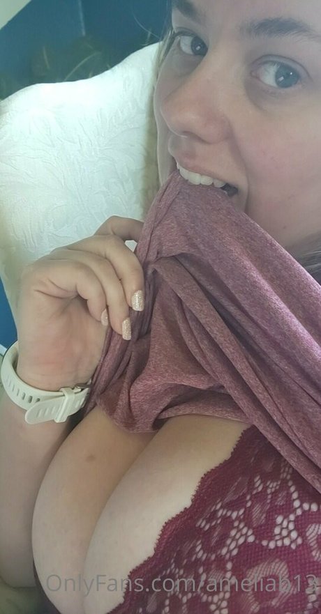 ameliab13 naked on onlyfans