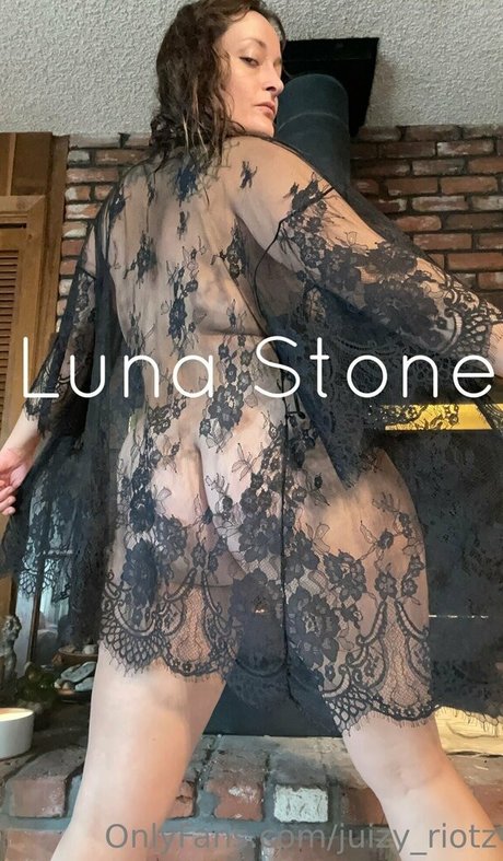 juizy riotz only fans sex