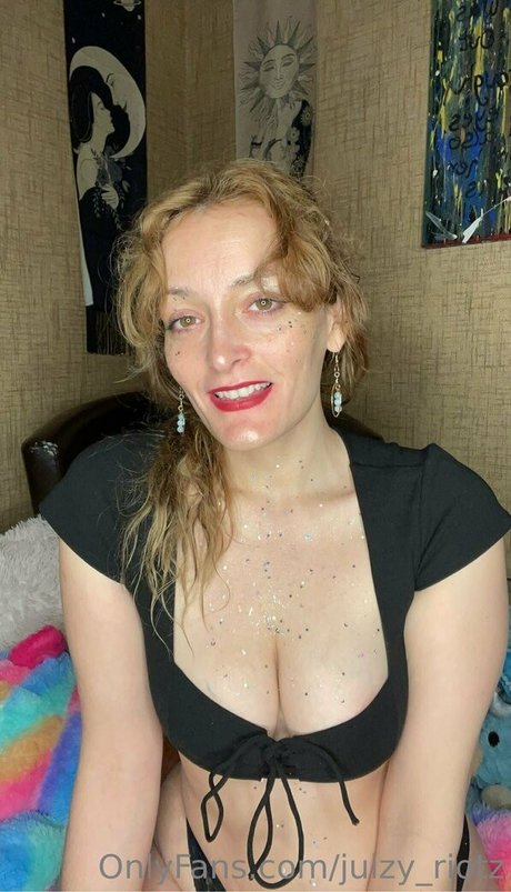 juizy riotz nudes onlyfans leaks