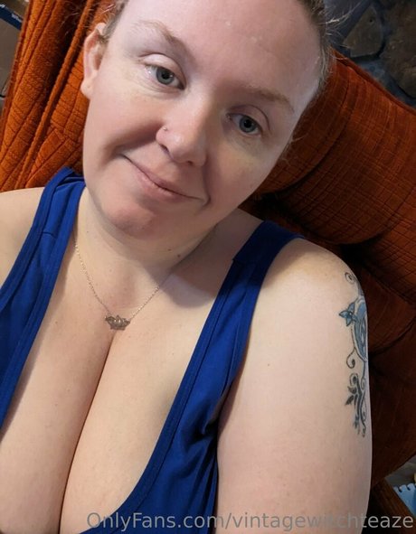 vintagewitchteaze onlyfans model