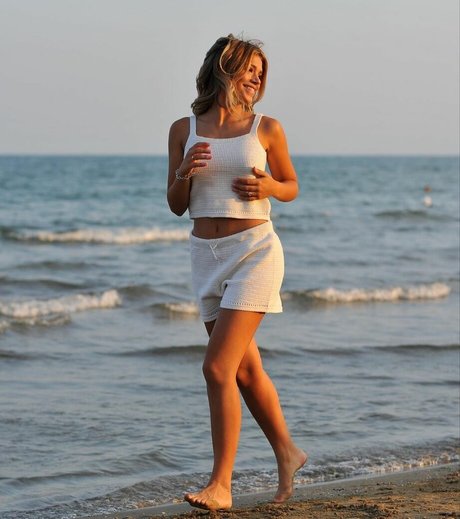 Alice De Bortoli nude on onlyfans