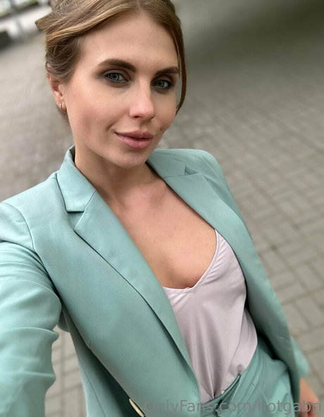 hotgabri onlyfans leaked tits