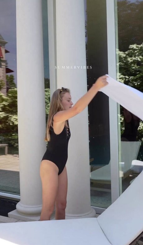 blonde deepthroat onlyfans porno illustration