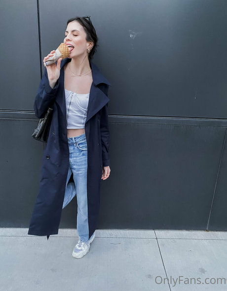 beard onlyfans sexy frame