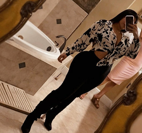 mamicolombia22 onlyfans naked leak