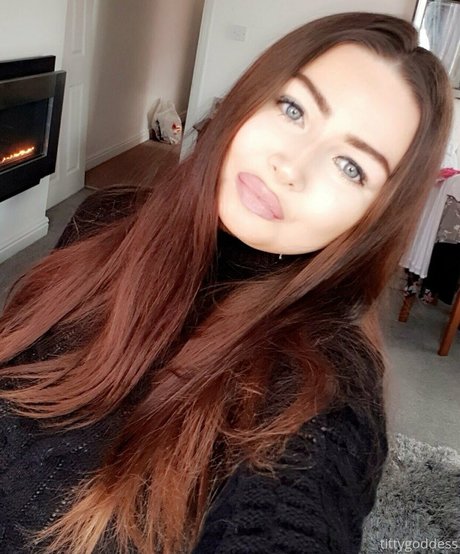 freetittygoddess only fans naked