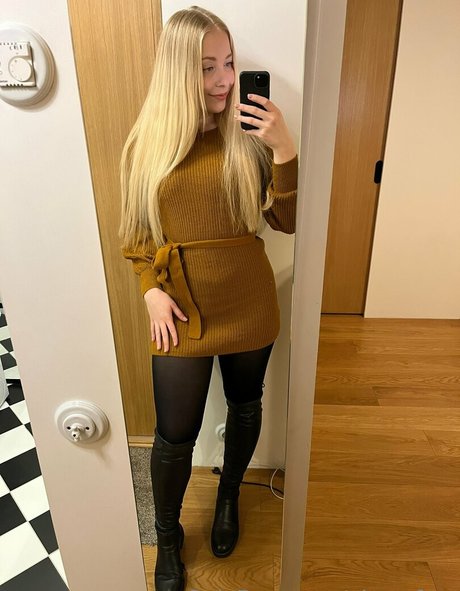 alora free onlyfans nude pics