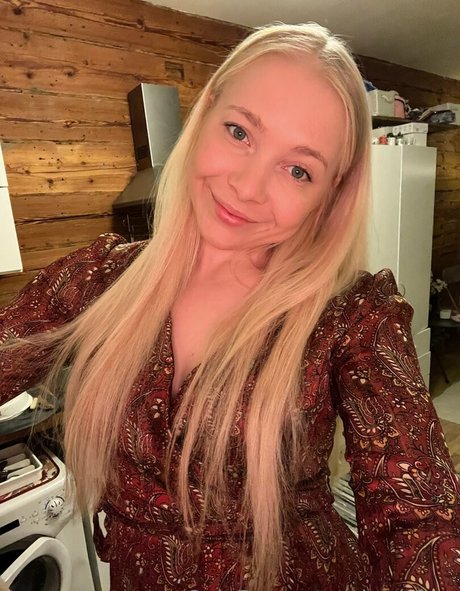 alora free onlyfans strip