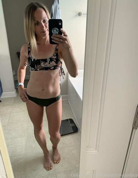 littlewaistinyourface onlyfans boobs