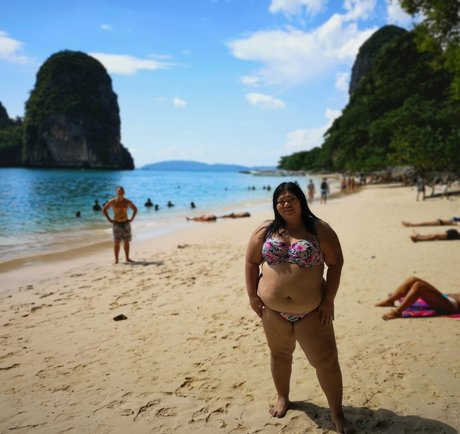 ameenachubbycutie onlyfans nude photos