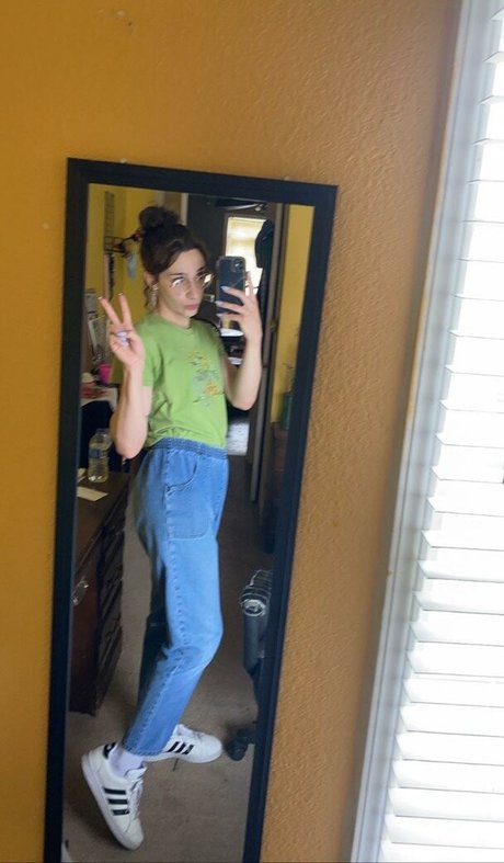 Taylor Hamilton only fans pic