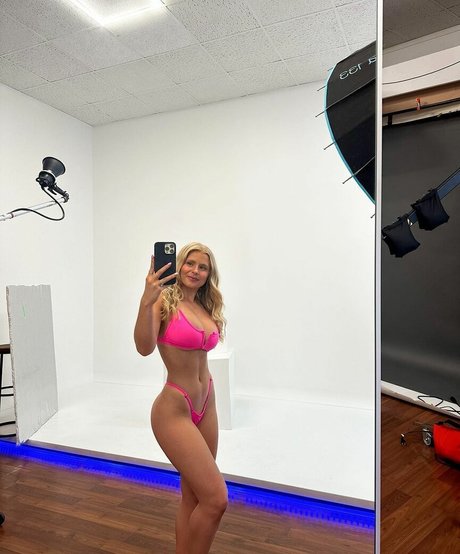 Chloee Tinnin leaked onlyfans photos