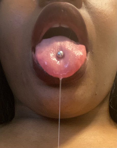 OhHoneyChild onlyfans porn leaks