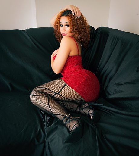 O H M Y B I A N C A onlyfans striptease