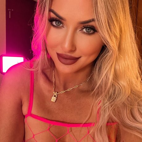 Sondra Lee onlyfans leak ass