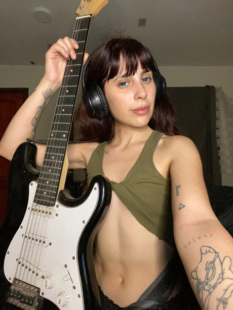 Catalina Alma y tambi n coraz n onlyfans naked