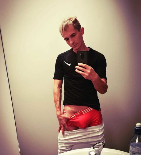 OnlyMeGayHot_ only fans leaks