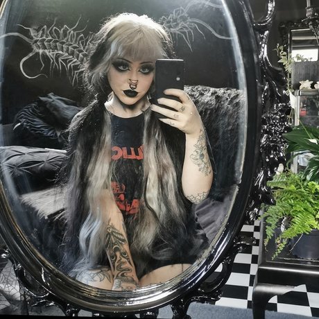 Opal Grey onlyfans creator