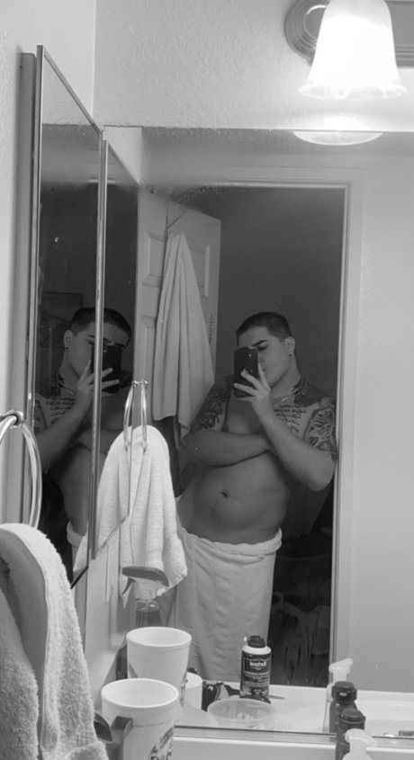 PAPAS onlyfans explicit content