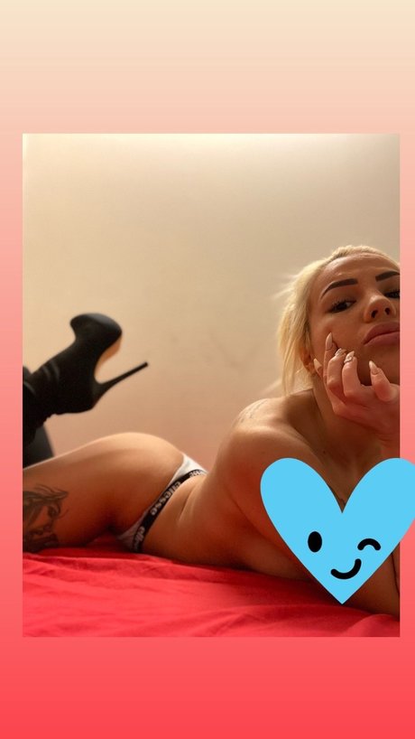 Alecsandraa_ onlyfans model images