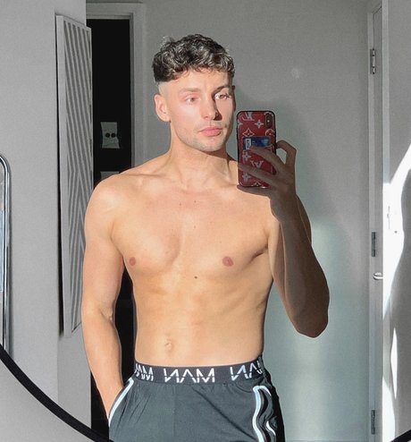 PEACHPAL onlyfans leajs